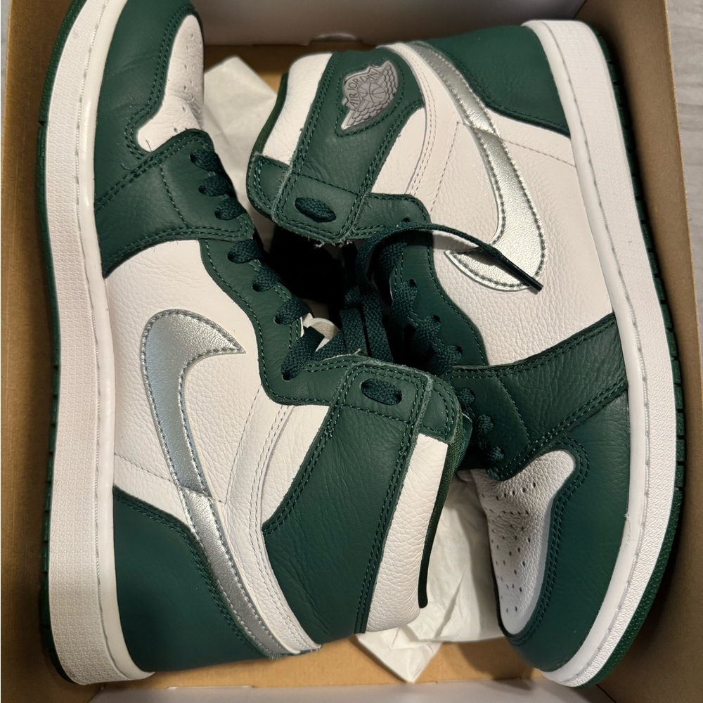 Nike Air Jordan 1 High Green and White Sneakers